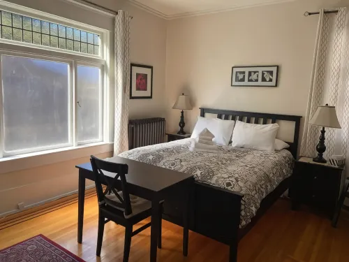 Windsor Guest House Hotels in Greater Vancouver