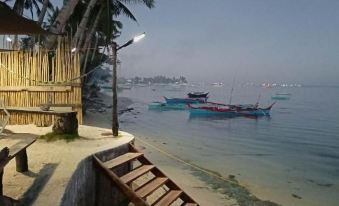Eddie`s Beach Resort Siargao