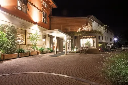 Albergo Celide Отели рядом с достопримечательностью «Parco giochi Lammari»