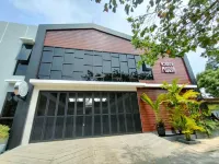 House of Muria Syariah Pekalongan Manage by Save Hotel dekat Seni Batik BN Nafilla