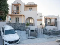 Aidani Luxurious Rooms Hotels near Santorini caldera
