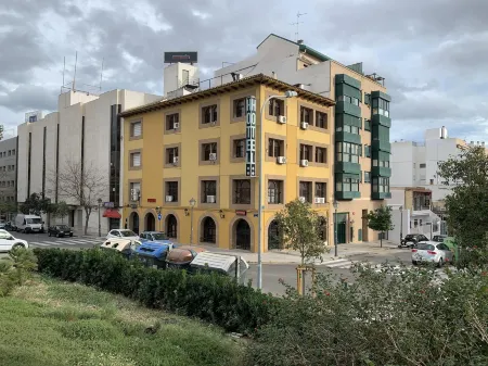 SunDos Feria Valencia Отели в г. Manises