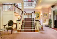 Gateways Inn Hotels in Lenox