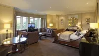 Nutfield Priory Hotel & Spa Отели в г. Тандридж Дистрикт