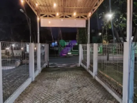 New Jasmine Guest House by Yurooms Hotels in Blitar