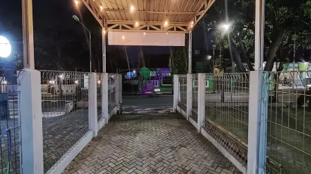 New Jasmine Guest House by Yurooms Отели в г. Sananwetan