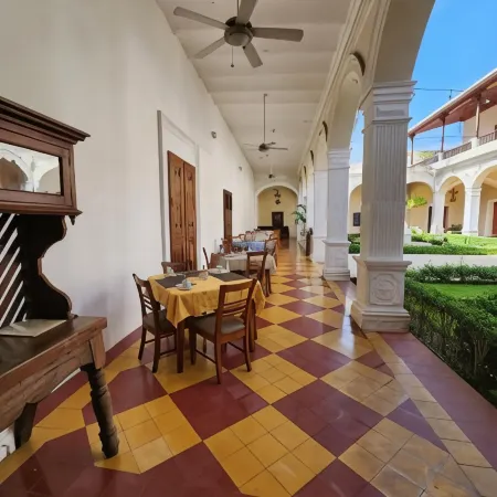 Hotel la Perla Leon