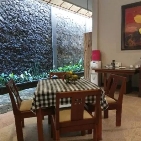 Helena Guest House