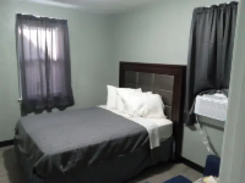 Homes -N - Courts