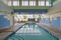 Monte Carlo Inn Barrie - Newly Renovated - Pools