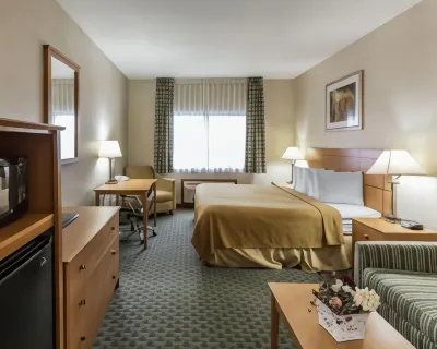 Quality Inn at Collins Road - Cedar Rapids Hotels in Marion
