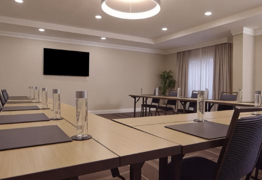 3. 햄프턴 인 홀랜..