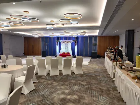 The Amore Surat Отели в г. Сурат