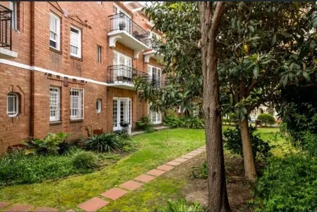 East Melbourne -MCG,Rod Laver/John Cain Arena, walk- gorgeous ground floor appt Отели рядом с достопримечательностью «Беррарунг Марр»