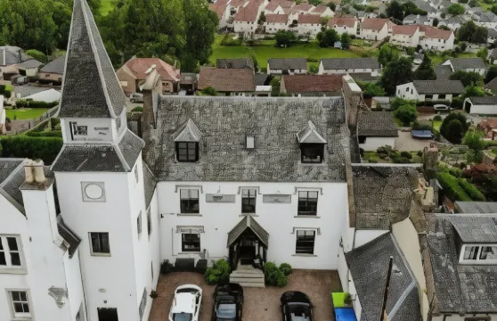 加斯託塔樓酒吧與公寓