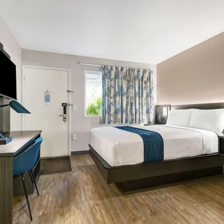 Motel 6 Issaquah, WA - Seattle - East