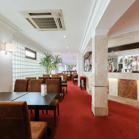The Queens Hotel