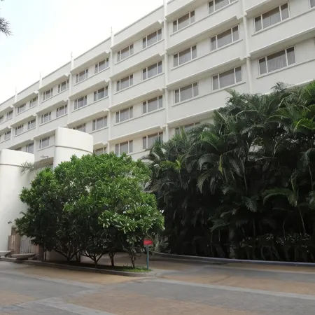 Ellaa Hotel Gachibowli Отели рядом с достопримечательностью «Оушен Парк»