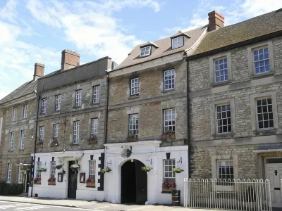 Marlborough Arms Hotel dekat (Free) Entrance to Blenheim Park