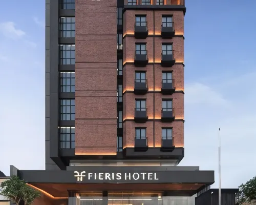 Fieris Hotel Jakarta Hotels near Arion Mall