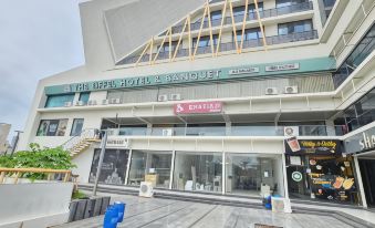 The Eiffel Hotel & Banquet