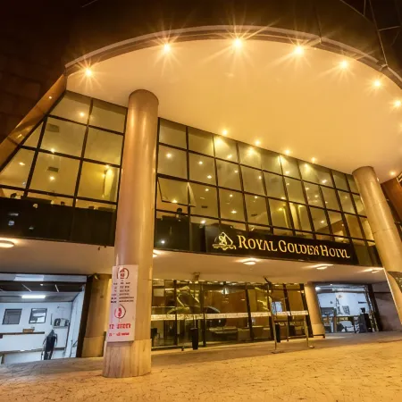 Royal Golden Hotel - Savassi Отели рядом с достопримечательностью «Торговый центр Boulevard Shopping»