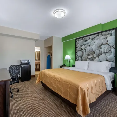 Quality Inn Daytona Beach Oceanfront Отели рядом с достопримечательностью «Аквапарк Дейтона-Лагун»