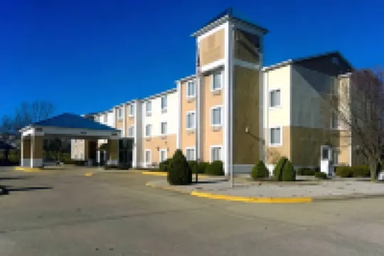 Baymont by Wyndham Kirksville University Area Hotels in Adair County