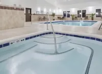 Holiday Inn Express & Suites Omaha I - 80 Hotel a Sarpy County