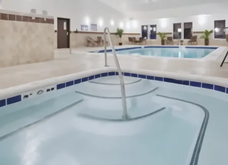 Holiday Inn Express & Suites Omaha I - 80 Отели в г. Ричленд VII