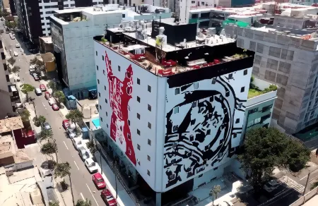 Radisson Red Miraflores Отели рядом с достопримечательностью «ChocoMuseo Lima»