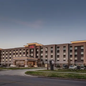 Hampton Inn & Suites Wichita/Airport Отели в г. Уичито