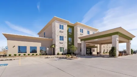 Best Western Lindsay Inn  Suites