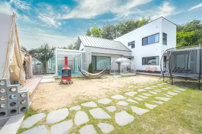 Gyeongju Memoareu Kieokjangchi Hotels in 