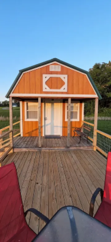 Charming cabin with amazing views located on Toontucky Farms