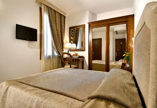 호텔 외관 전경