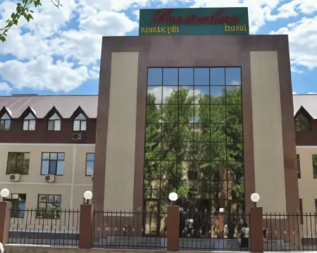 Amsterdam Hotel Aktobe โรงแรมในอักเตอเบีย 