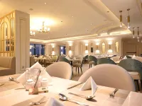 Platinum Seventy Serviced Apartments Hotels near Refan Hall