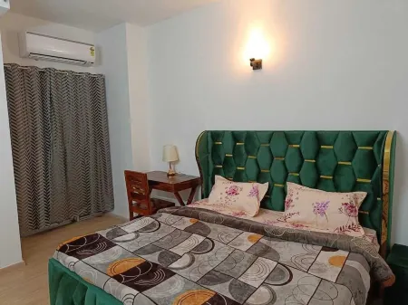 BnBBuddy- Aarohi Homes@3bhk West Delhi Отели в г. Западный Дели