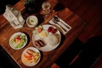Microtel by Wyndham Cabanatuan - breakfast