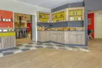Ibis Cholet - Desayuno
