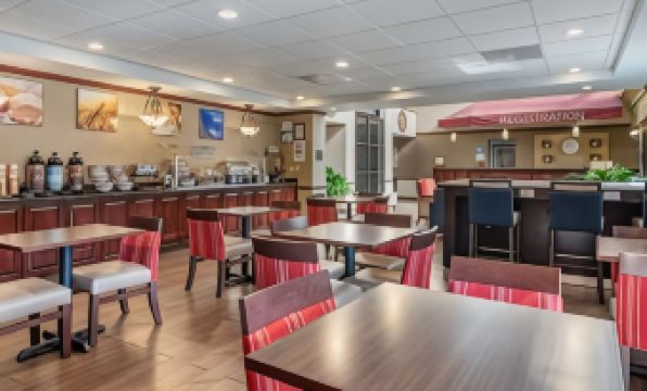 Comfort Inn & Suites Suwanee - Sugarloaf