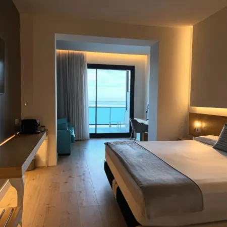 Hotel Brisamar Suites