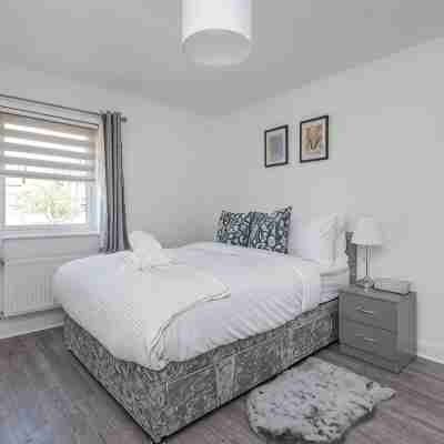 Cozy and modern two-bedroom apartment Rooms