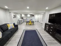 Spacious & Modern Guest Apartment with Private Entrance
