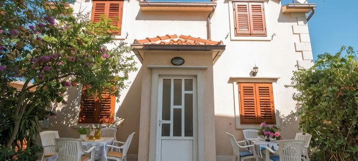 Apartments Longo Hotels in Supetar
