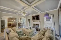 Immaculate home in Atlanta Near the Airport/w private bathrooms Big smart TVs - バルコニー