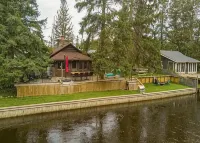 可划槳、漂流前往伯特湖放鬆身心的私人河畔木屋！🌲🚣‍♂️