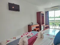 Hotel Elephant Park - New Deal! Exclusive Offers on Pickups Available! - С баром