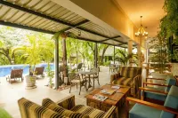 Kasambabezi Lodge